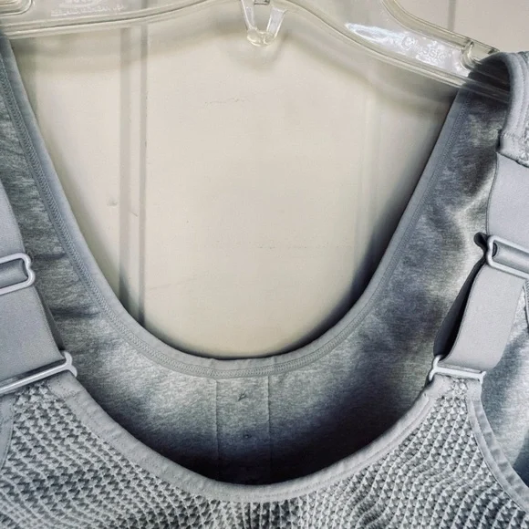 Stylish Gray Textured Women's Cropped Tank/Bra - Picture 7 of 9